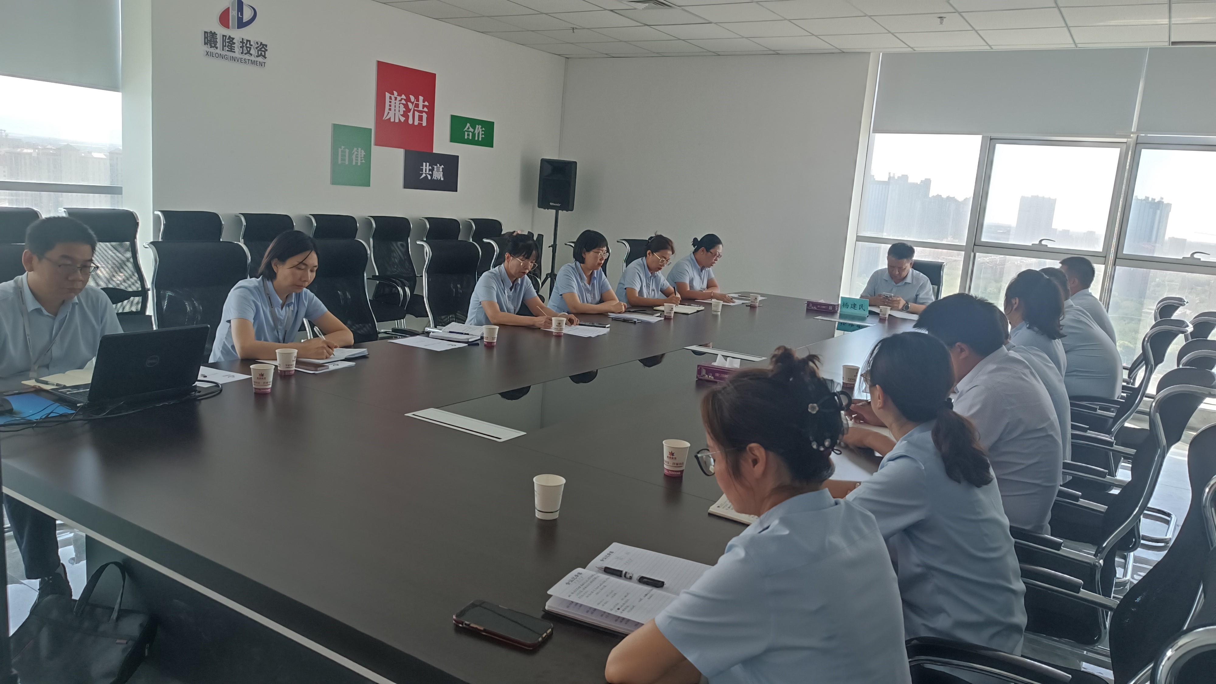 勢不可擋   闊步直行